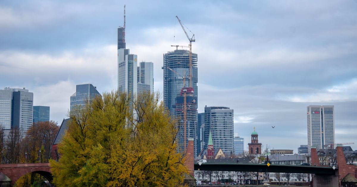 Frankfurt — DAX — DAX Closes Week Marginally Higher After Volatile Sessions